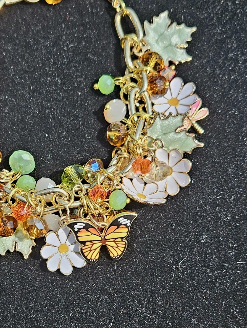 Gold Floral, Dragonfly & Butterfly Charm Bracelet - White Daisy, Green Leaf OOAK - Picture 14 of 14